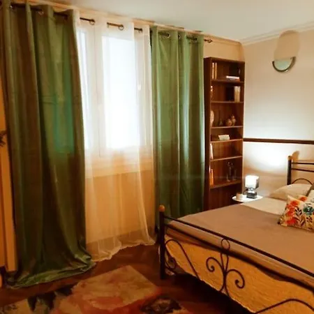 Apartment Romantic Ideal For Women! *
